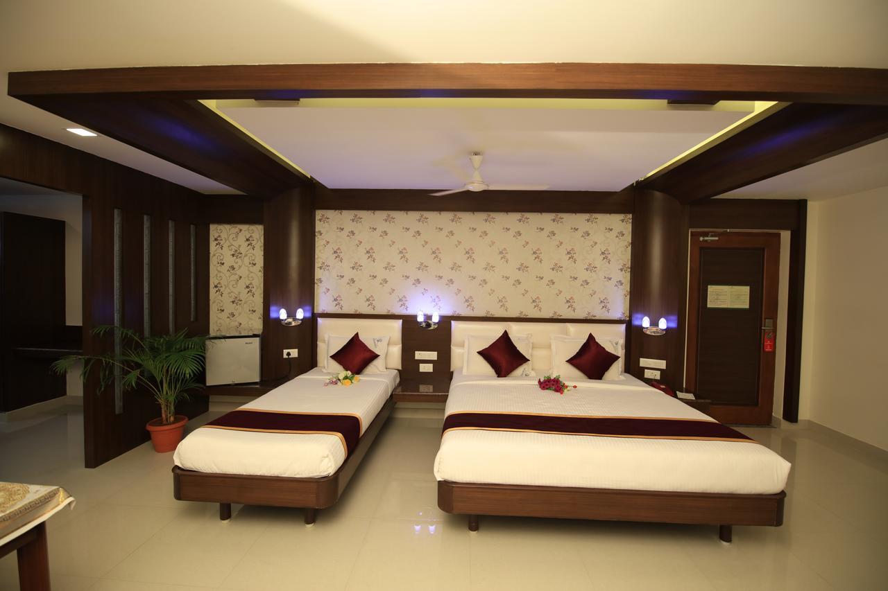 Kr Residency Hotel Kanadukattan Exterior photo