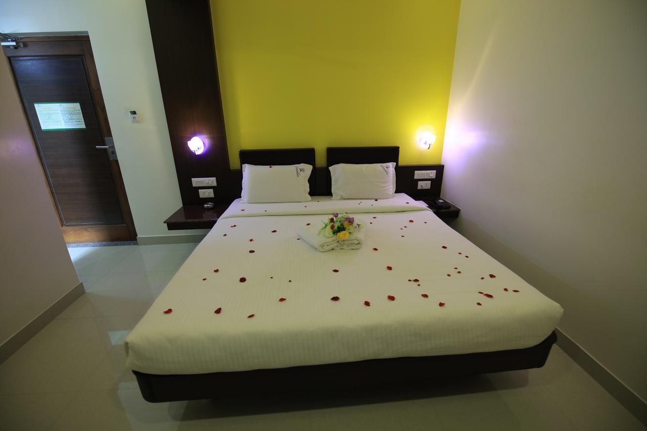 Kr Residency Hotel Kanadukattan Exterior photo
